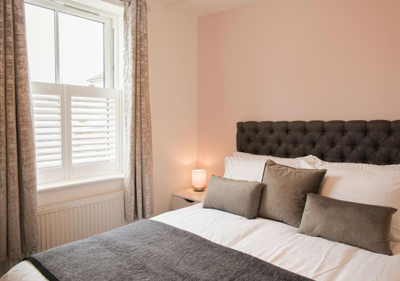 Stunning 2 Bed With Private Patio And Free Parking Villa Cheltenham Eksteriør bilde
