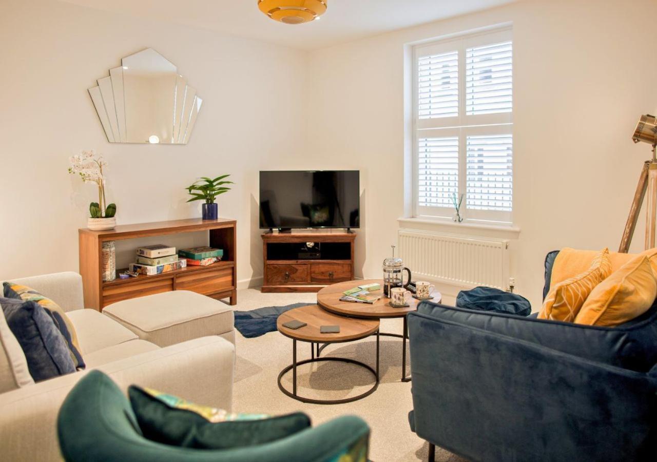 Stunning 2 Bed With Private Patio And Free Parking Villa Cheltenham Eksteriør bilde