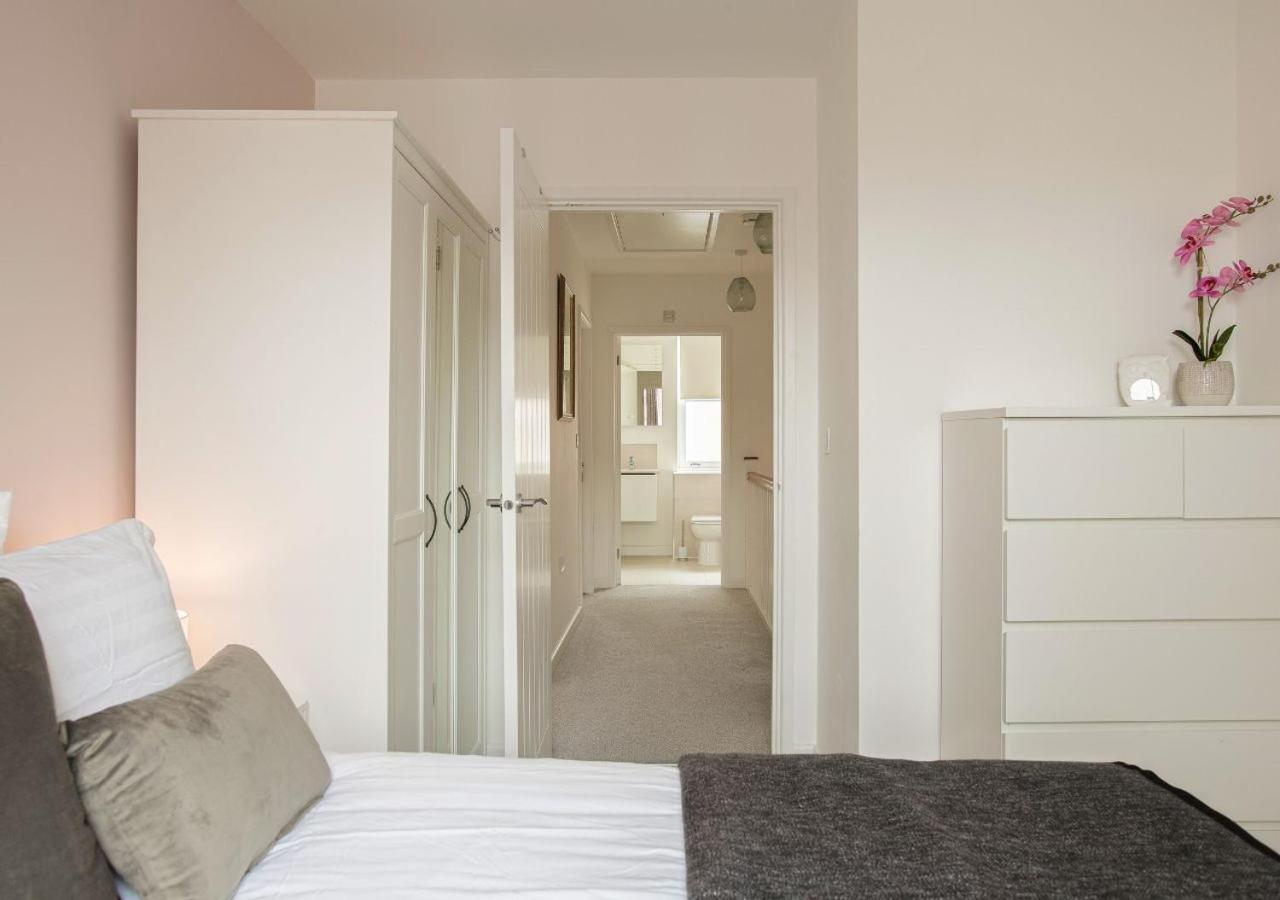 Stunning 2 Bed With Private Patio And Free Parking Villa Cheltenham Eksteriør bilde
