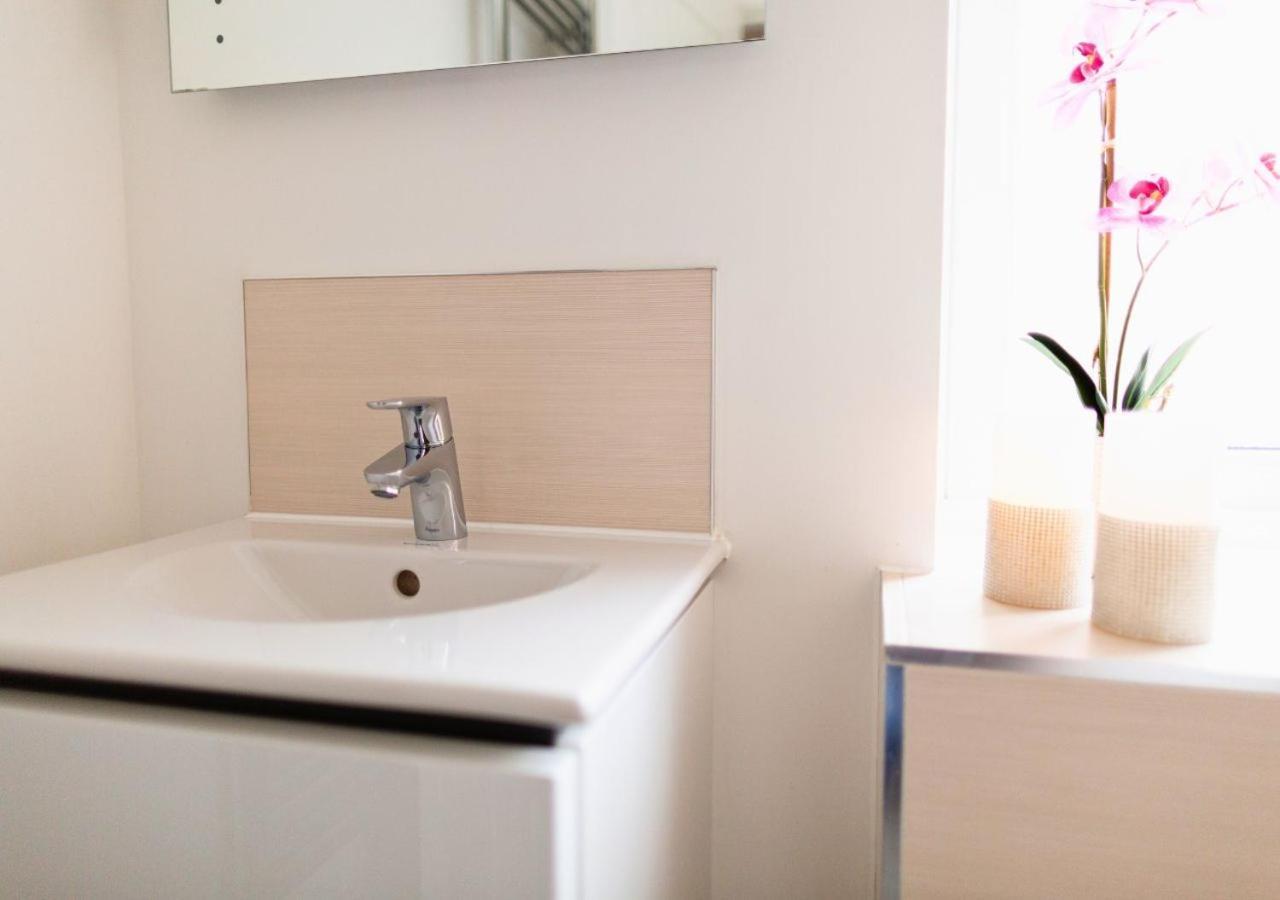 Stunning 2 Bed With Private Patio And Free Parking Villa Cheltenham Eksteriør bilde